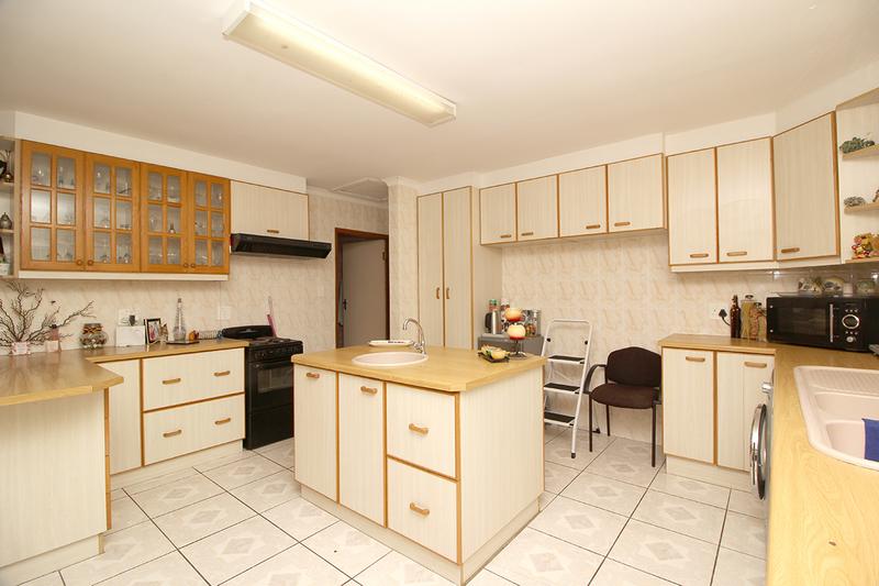 6 Bedroom Property for Sale in Hersham Western Cape